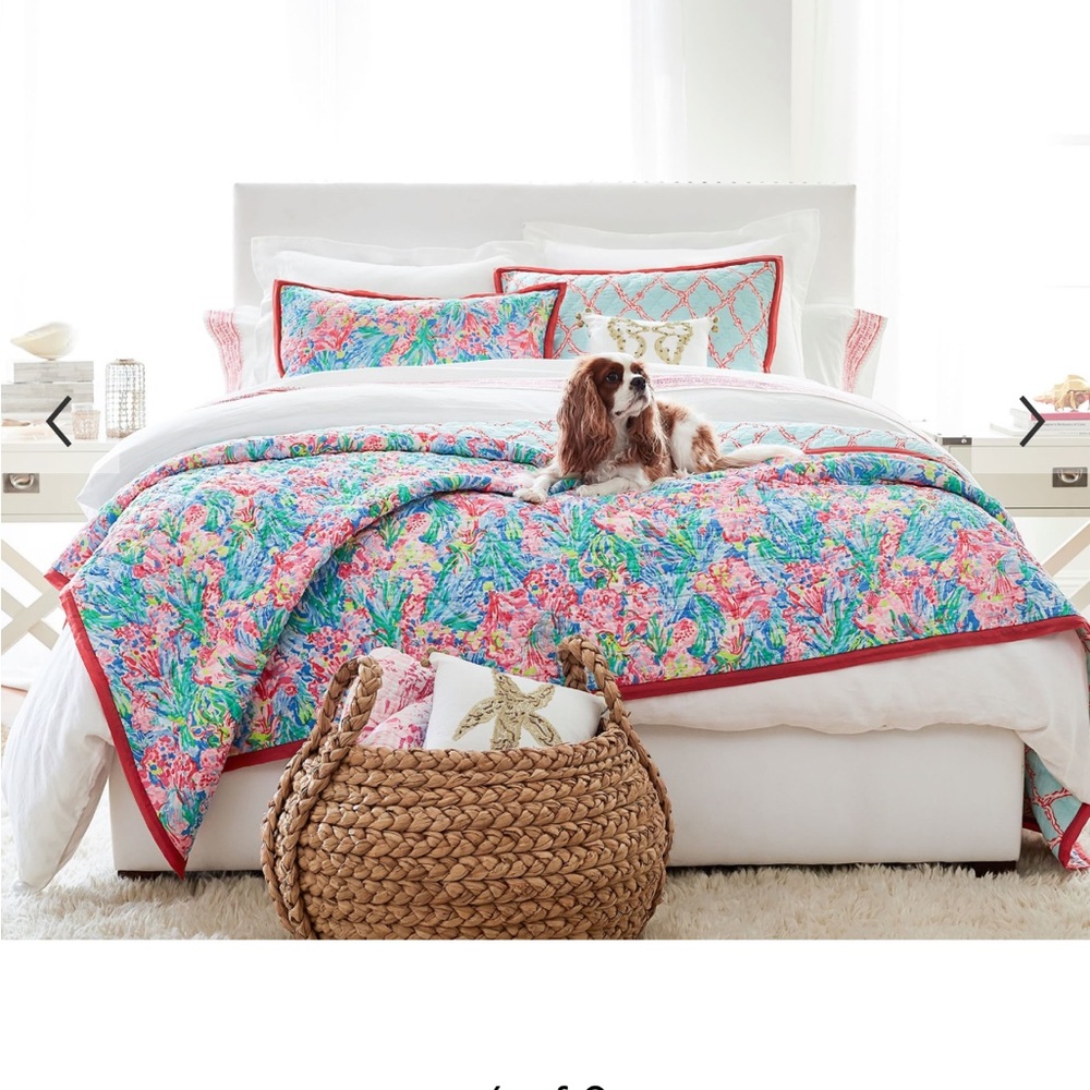 Pottery barn Lilly Pulitzer Reversible Quilt and sham fan sea pants & deep dive